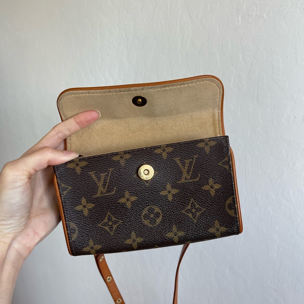 Louis Vuitton Pochette Florentine bag - Picture 2 of 7